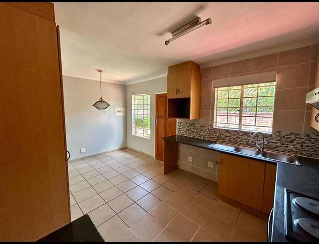 3 BEDROOM TOWNHOUSE FOR SALE IN EQUESTRIA